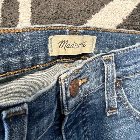 Madewell factory distressed light wash denim skinny jeans - Picture 4 of 9